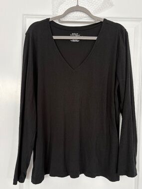 New Banana Republic Black V-Neck Long Sleeve "Timeless Tee"